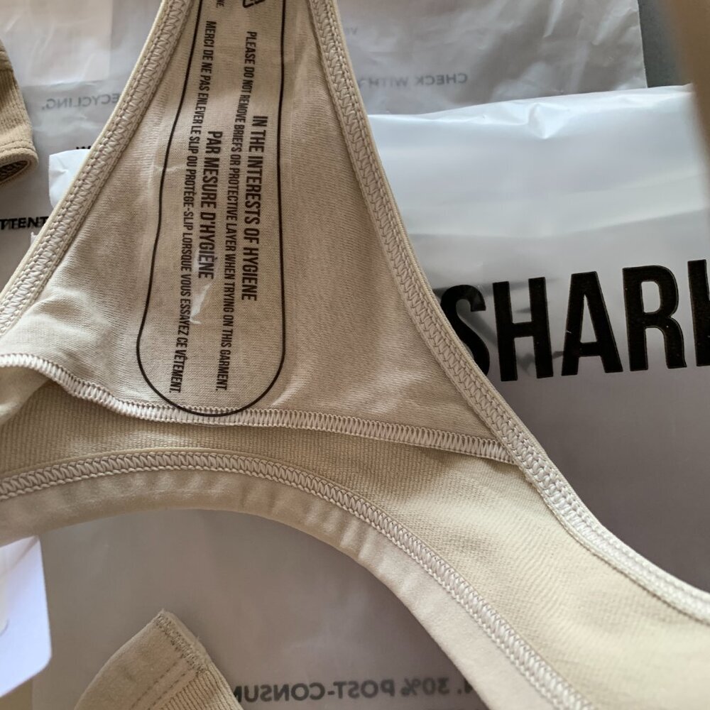 BNWT GYMSHARK SEAMLESS  DIPPED FRONT THONG NEW RELEASE XS - Picture 6 of 6